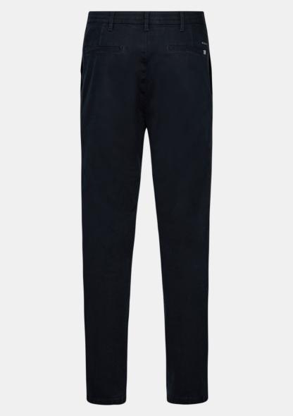 1A1053277825 - Chino Modern mit Schullogo